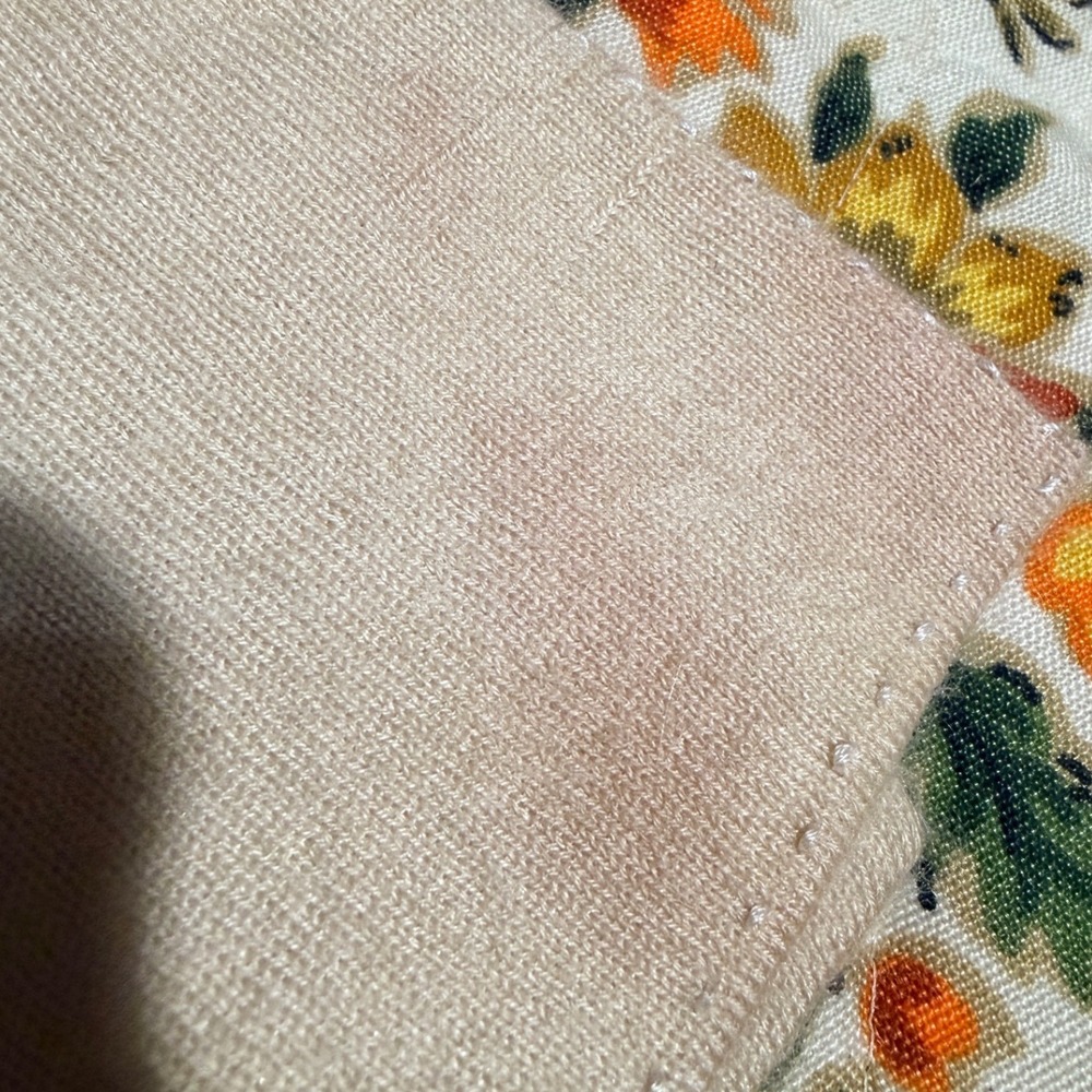 Gorgeous SOFT Elie Tahari Cashmere Silk Lace Trim Polo Sweater Beige Tan M - Picture 5 of 7